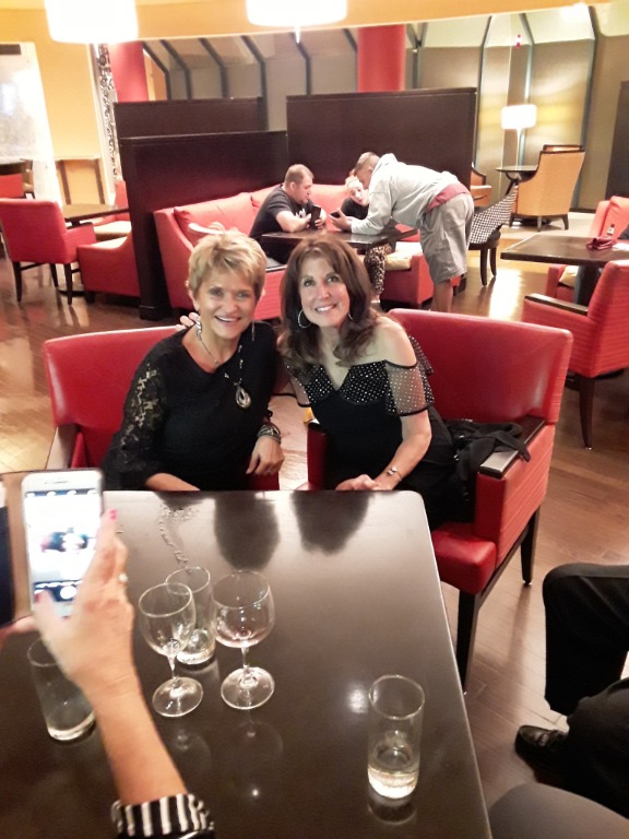 Sandy Buckley Treadway and Debbie Linn Warren at Marriott Hotel bar